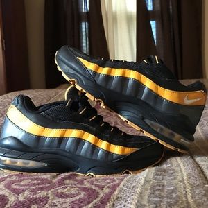 Boy’s Nike Air Max